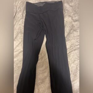 black lulu capri leggings